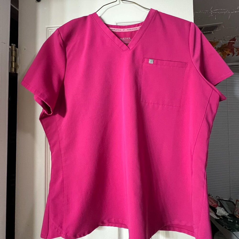 Fabletics Vital 1-Pocket Scrub Top